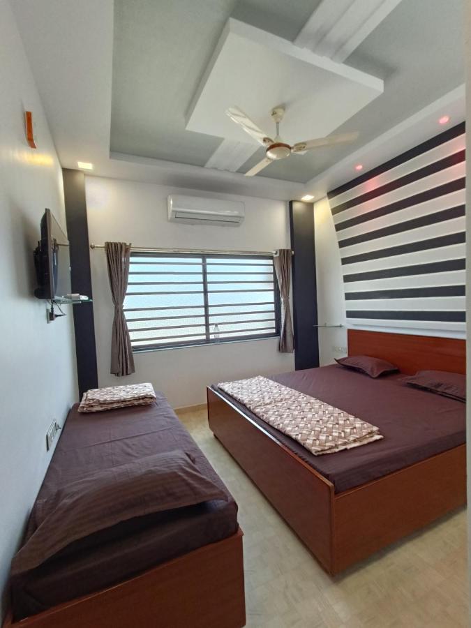 Hotel Jb Star Мандви Экстерьер фото